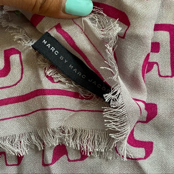Marc by Marc Jacobs All Over Print Name Scarf One Size - Picture 6 of 8